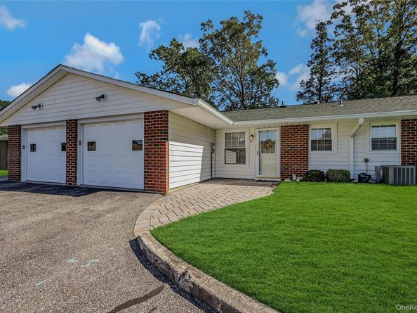4 C Guilford Court 4 C, Ridge NY 11961