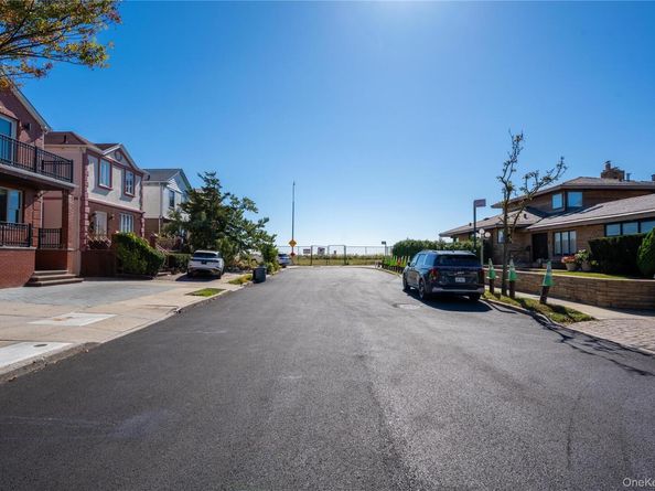 289 Exeter Street, Brooklyn NY 11235