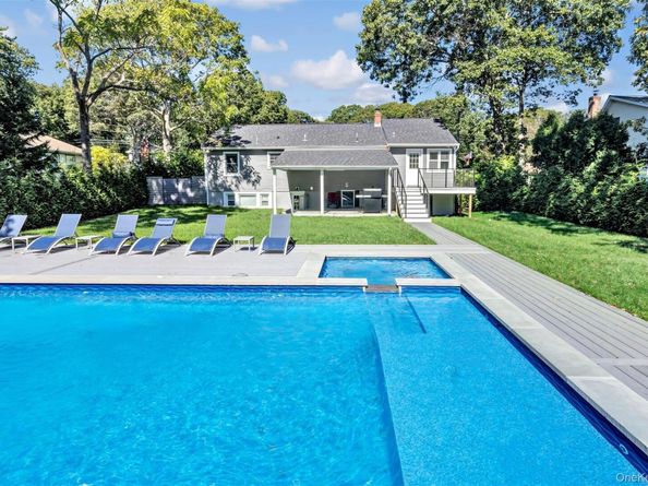 35 Suffolk Road, Hampton Bays NY 11946