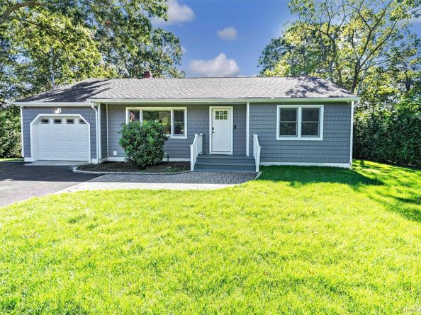 35 Suffolk Road, Hampton Bays NY 11946
