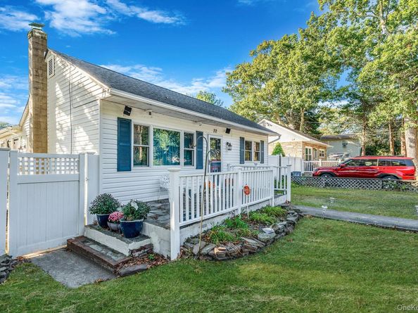 32 Pine Tree Drive, Shirley NY 11967