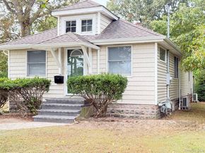56 Heisser Lane, Farmingdale NY 11735