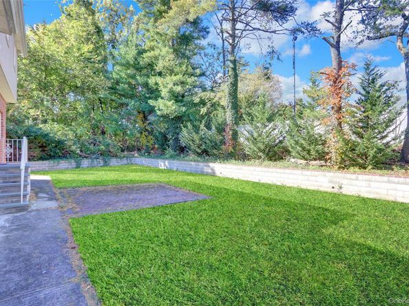 300 Ellen Place, Jericho NY 11753