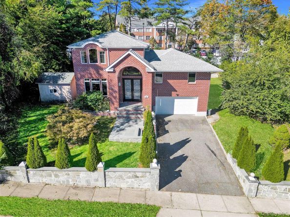 300 Ellen Place, Jericho NY 11753