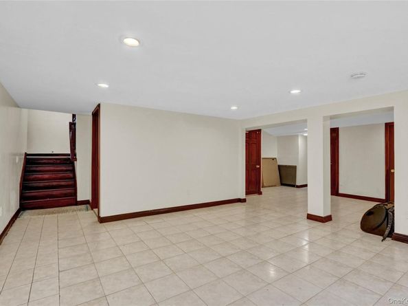 300 Ellen Place, Jericho NY 11753