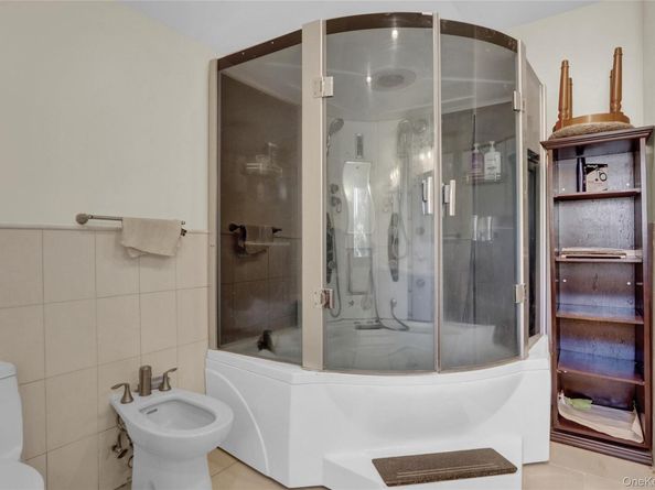 300 Ellen Place, Jericho NY 11753