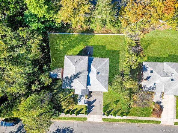 300 Ellen Place, Jericho NY 11753