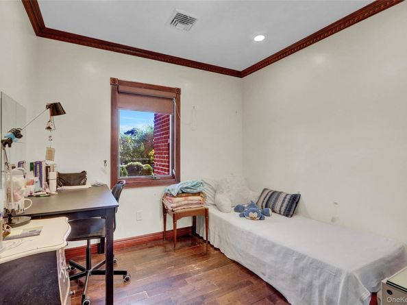 300 Ellen Place, Jericho NY 11753