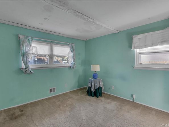 6 Roxbury Drive, Commack NY 11725