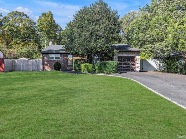 6 Roxbury Drive, Commack NY 11725