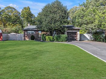 6 Roxbury Drive