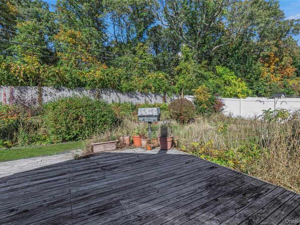 6 Roxbury Drive, Commack NY 11725