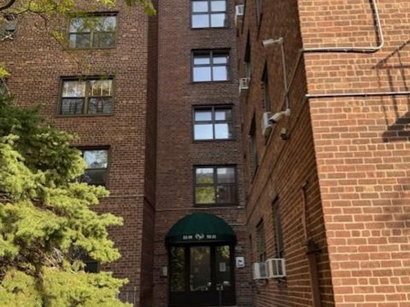 52-21 65th Place 6P, Maspeth NY 11378
