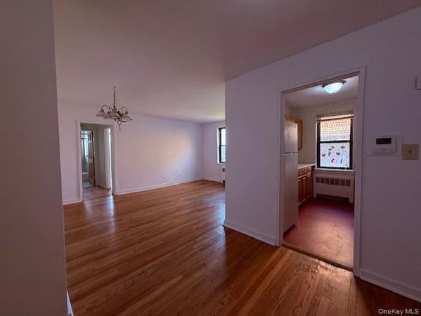 52-21 65th Place 6P, Maspeth NY 11378