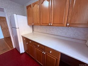 52-21 65th Place 6P, Maspeth NY 11378