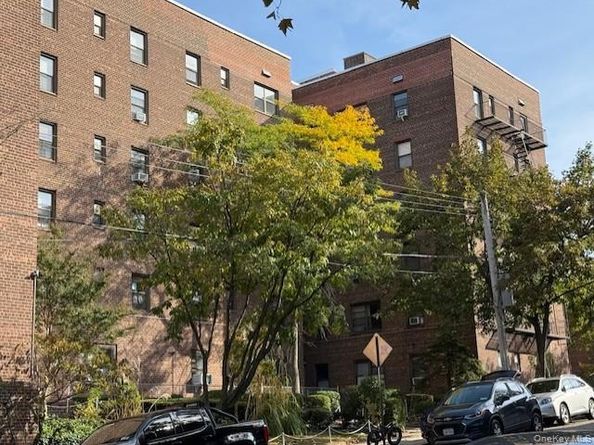 52-21 65th Place 6P, Maspeth NY 11378