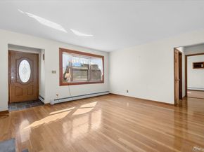 3 Surrey Lane, Bethpage NY 11714