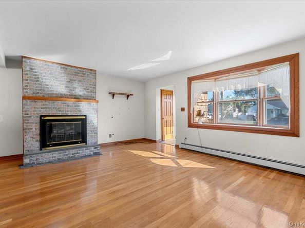 3 Surrey Lane, Bethpage NY 11714