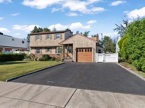3 Surrey Lane, Bethpage NY 11714