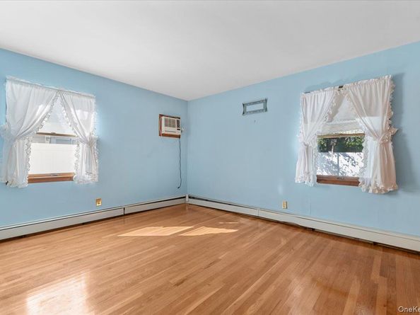 3 Surrey Lane, Bethpage NY 11714