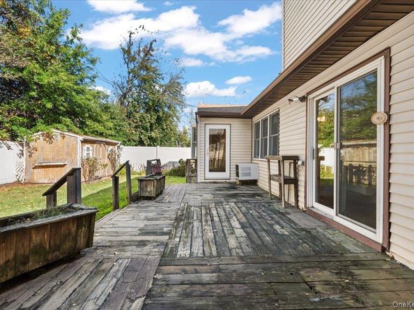 3 Surrey Lane, Bethpage NY 11714
