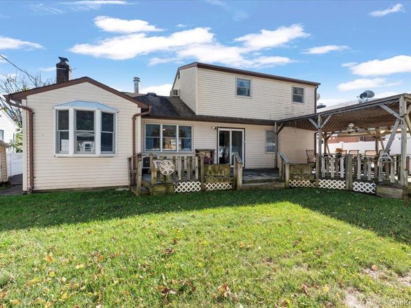3 Surrey Lane, Bethpage NY 11714