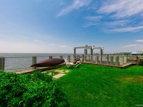 49 Bayview Avenue W, Lindenhurst NY 11757