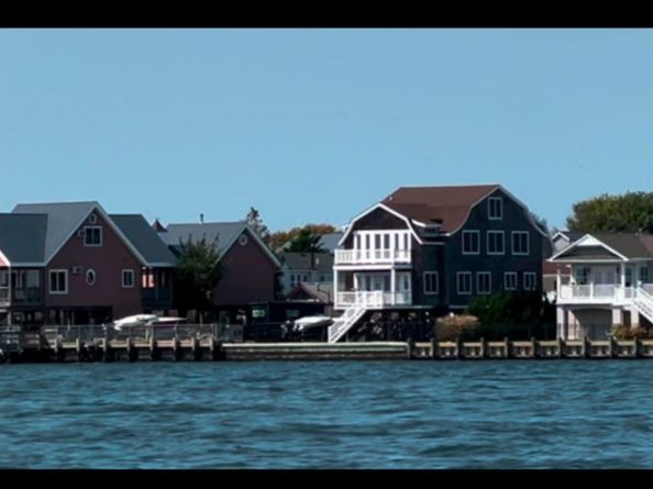 49 Bayview Avenue W, Lindenhurst NY 11757