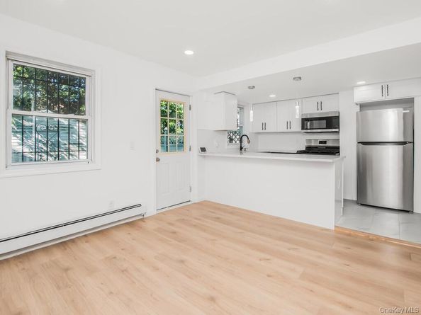 10220 189th Street, Hollis NY 11423