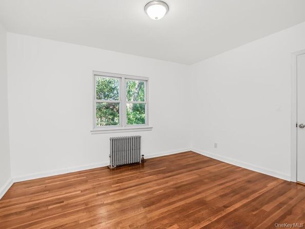 10220 189th Street, Hollis NY 11423