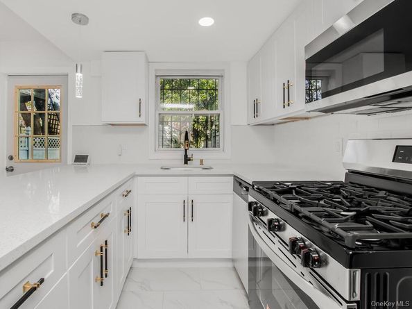 10220 189th Street, Hollis NY 11423