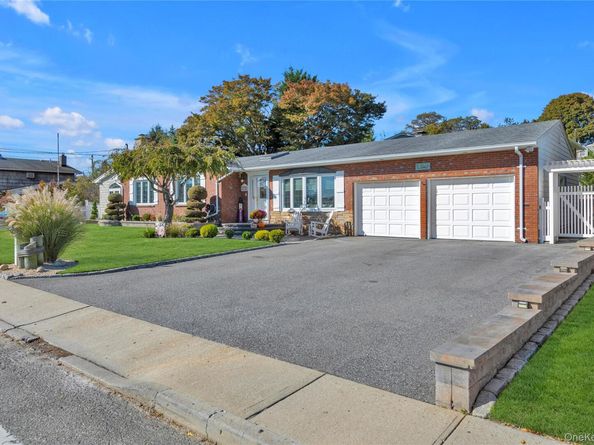 359 Waterside Road, Northport NY 11768