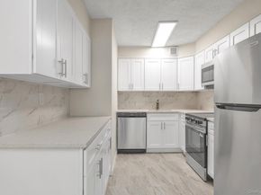 7-25 166 St 2B, Beechhurst NY 11357