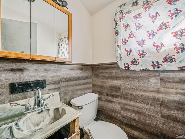 3109 Devon Avenue, Medford NY 11763