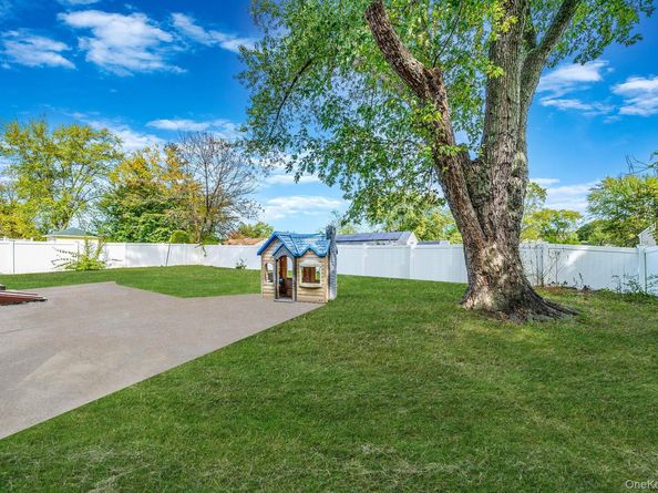 3109 Devon Avenue, Medford NY 11763