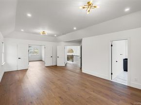 21 Pine Edge Place, Dix Hills NY 11746