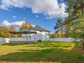 21 Pine Edge Place, Dix Hills NY 11746