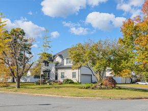 21 Pine Edge Place, Dix Hills NY 11746