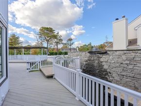 21 Pine Edge Place, Dix Hills NY 11746