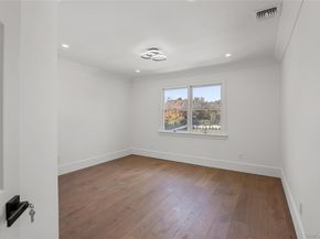 21 Pine Edge Place, Dix Hills NY 11746