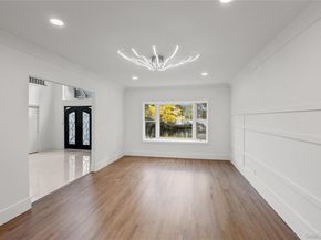 21 Pine Edge Place, Dix Hills NY 11746