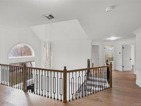 21 Pine Edge Place, Dix Hills NY 11746