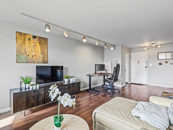 18-15 215th Street 1P, Bayside NY 11360