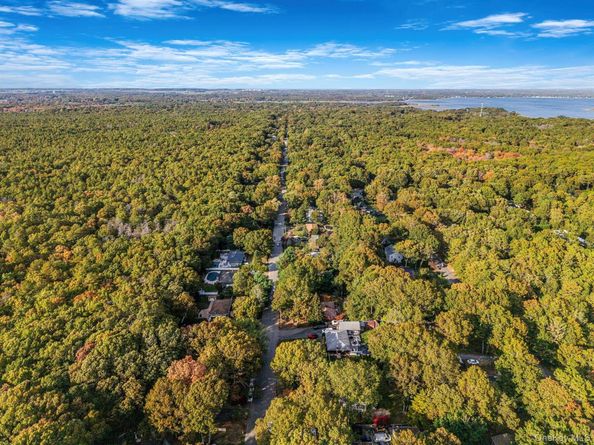 484 Brookhaven Avenue, Riverhead NY 11901