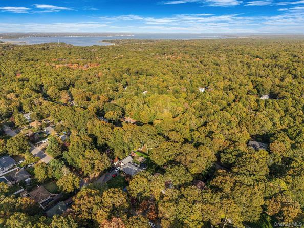 484 Brookhaven Avenue, Riverhead NY 11901