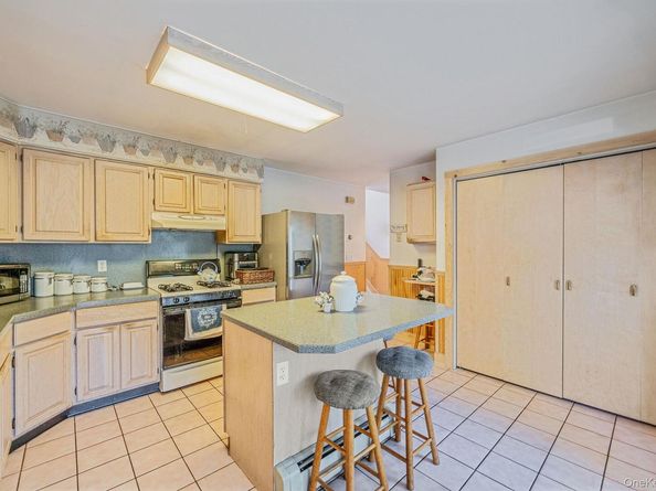 484 Brookhaven Avenue, Riverhead NY 11901