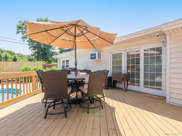14 Harbor Lane, Glen Head NY 11545