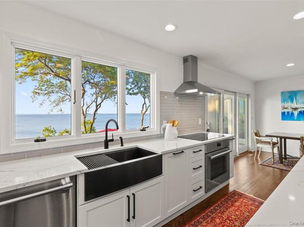 15 Stephans Path, Port Jefferson NY 11777