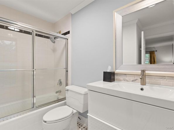 15 Stephans Path, Port Jefferson NY 11777