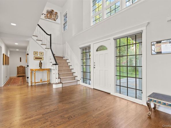 15 Stephans Path, Port Jefferson NY 11777
